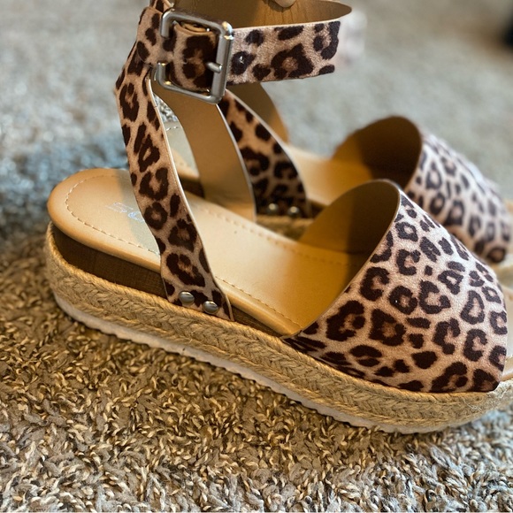 Leapard Print high heel sandals - Picture 3 of 5